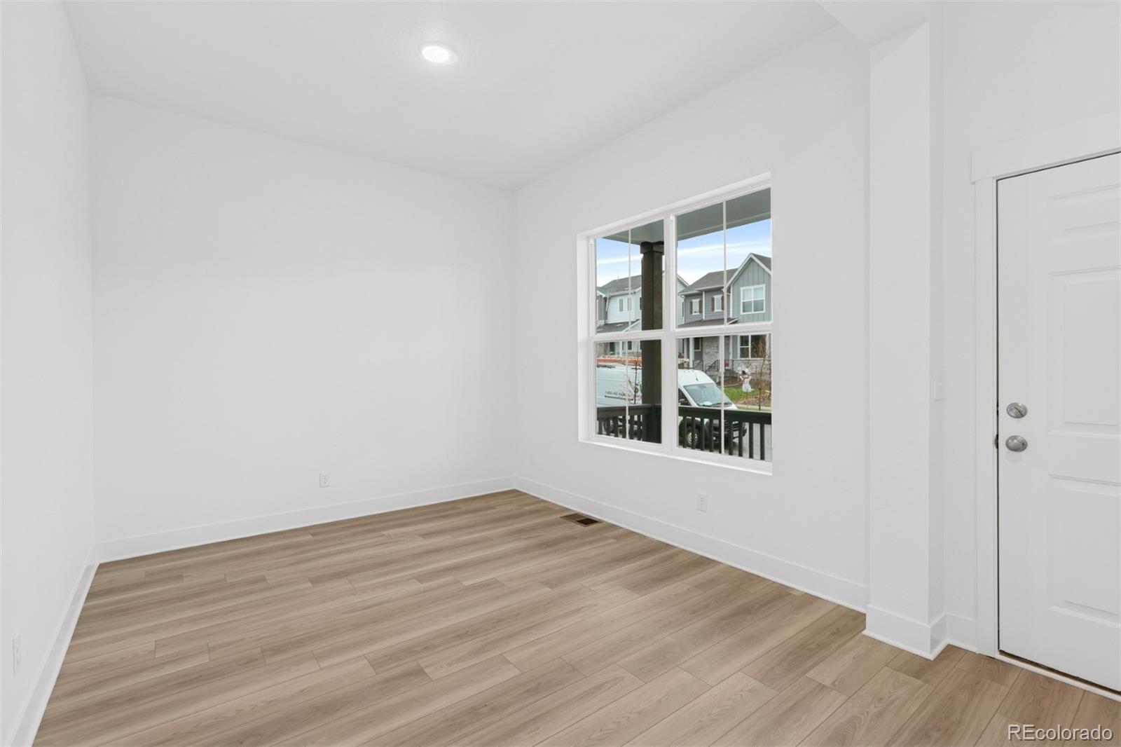 MLS Image #3 for 21047 e 62nd drive,aurora, Colorado