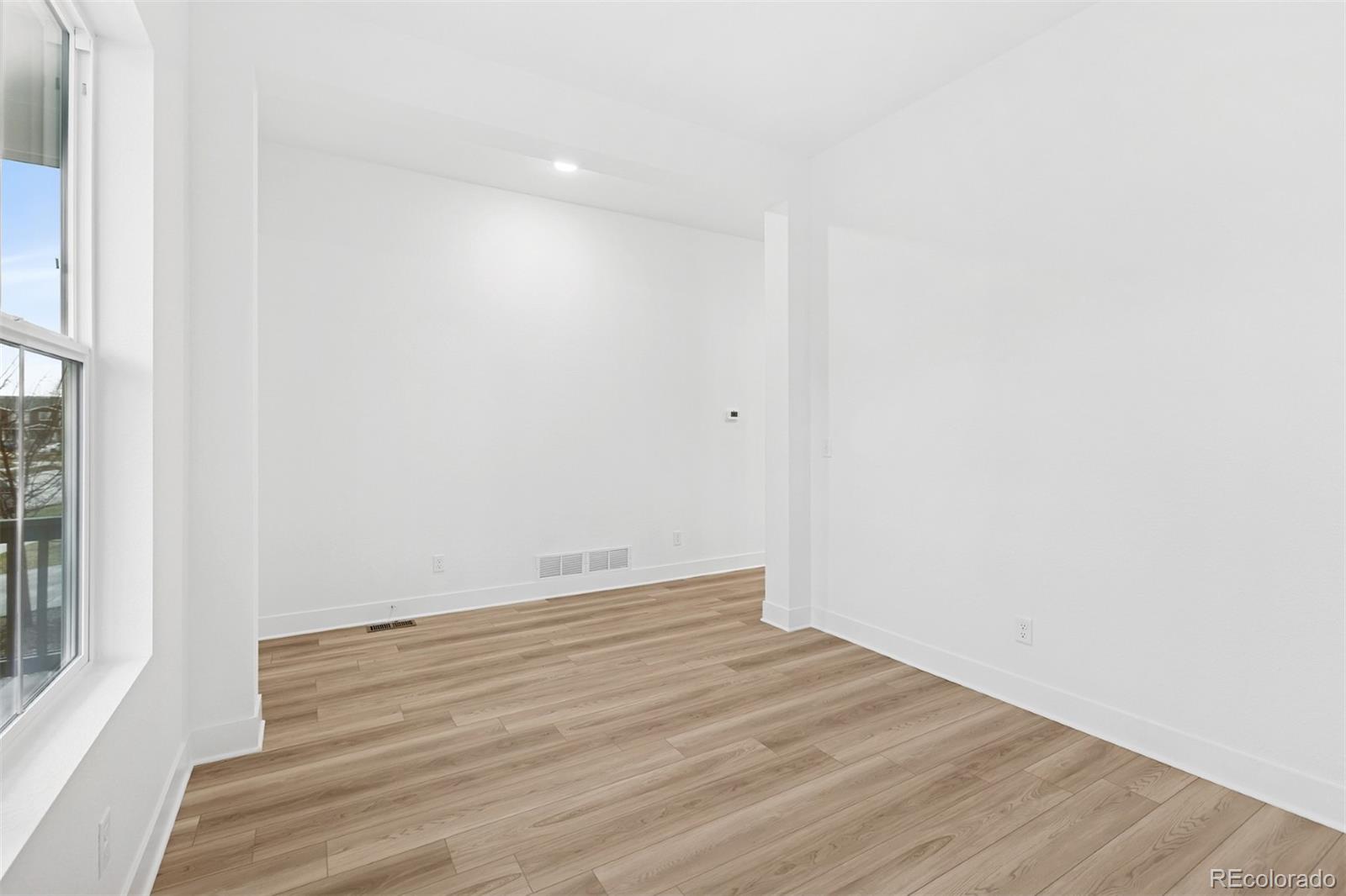 MLS Image #4 for 21047 e 62nd drive,aurora, Colorado