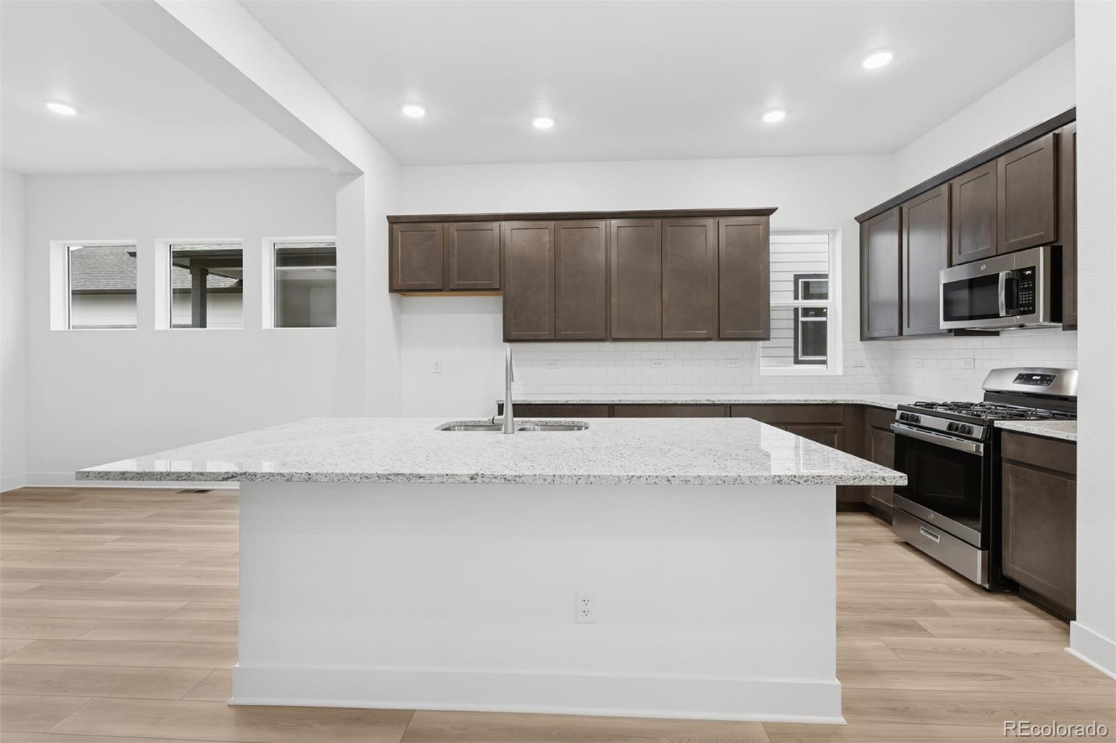 MLS Image #6 for 21047 e 62nd drive,aurora, Colorado