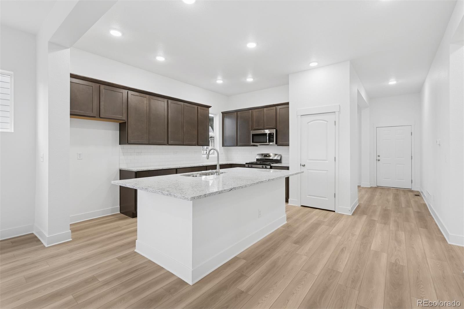 MLS Image #7 for 21047 e 62nd drive,aurora, Colorado
