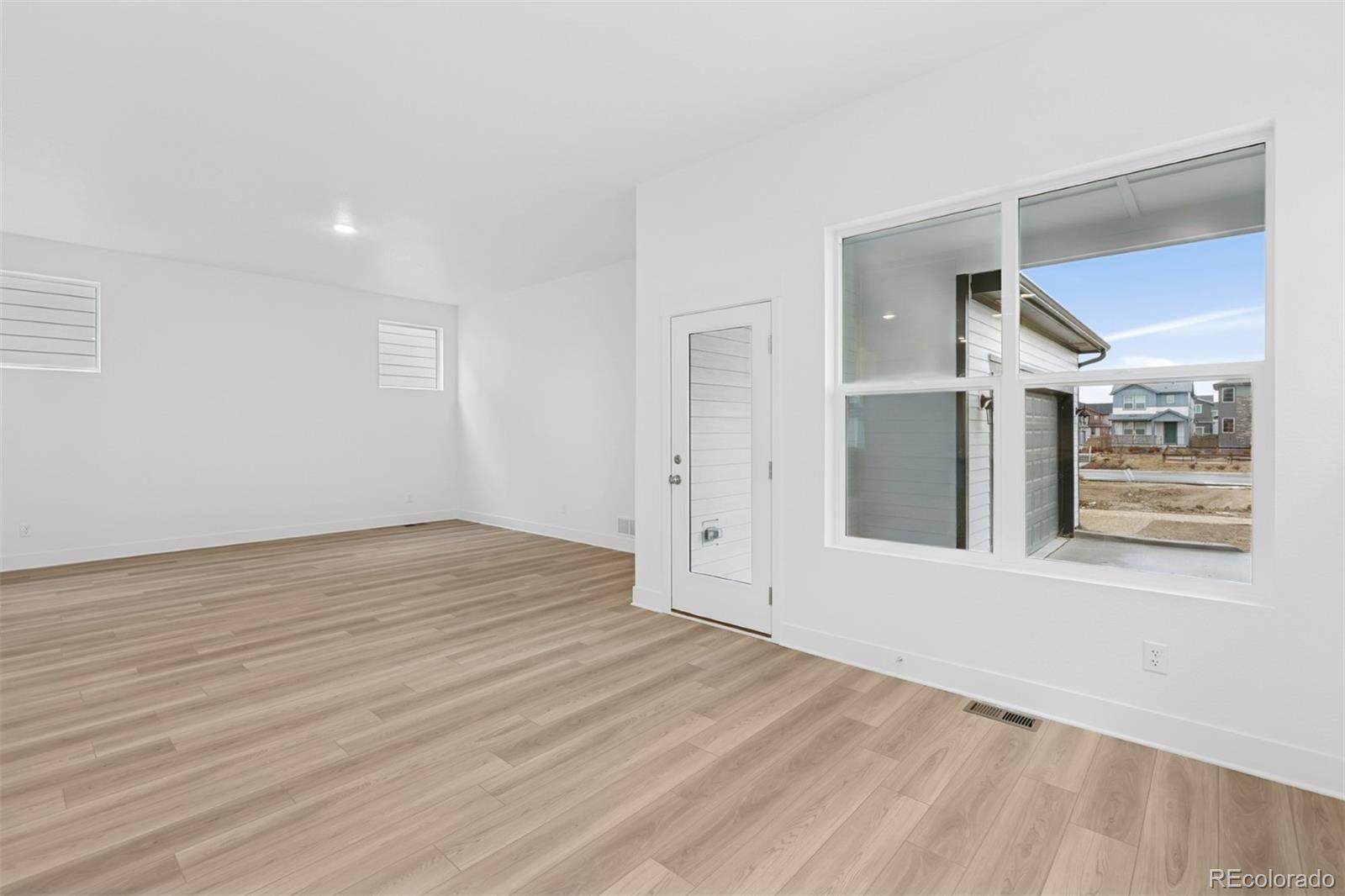 MLS Image #9 for 21047 e 62nd drive,aurora, Colorado