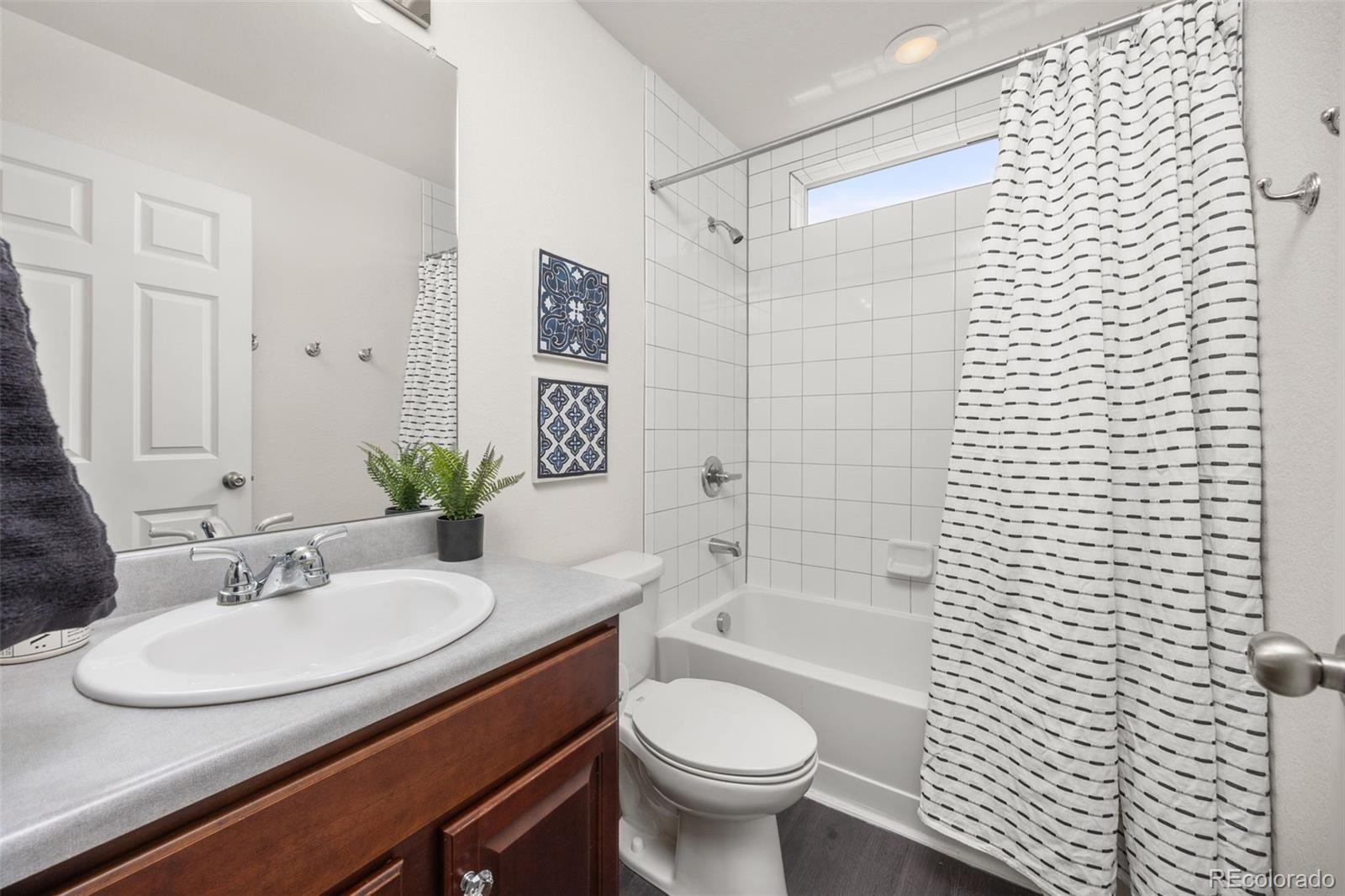 MLS Image #16 for 19105 e 55th avenue,denver, Colorado