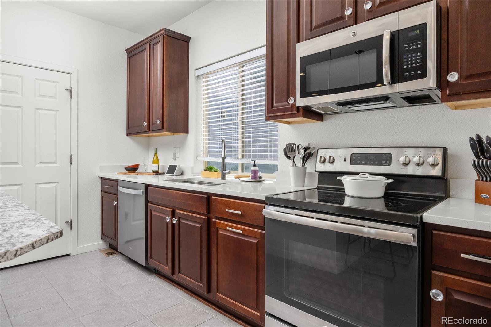 MLS Image #3 for 19105 e 55th avenue,denver, Colorado