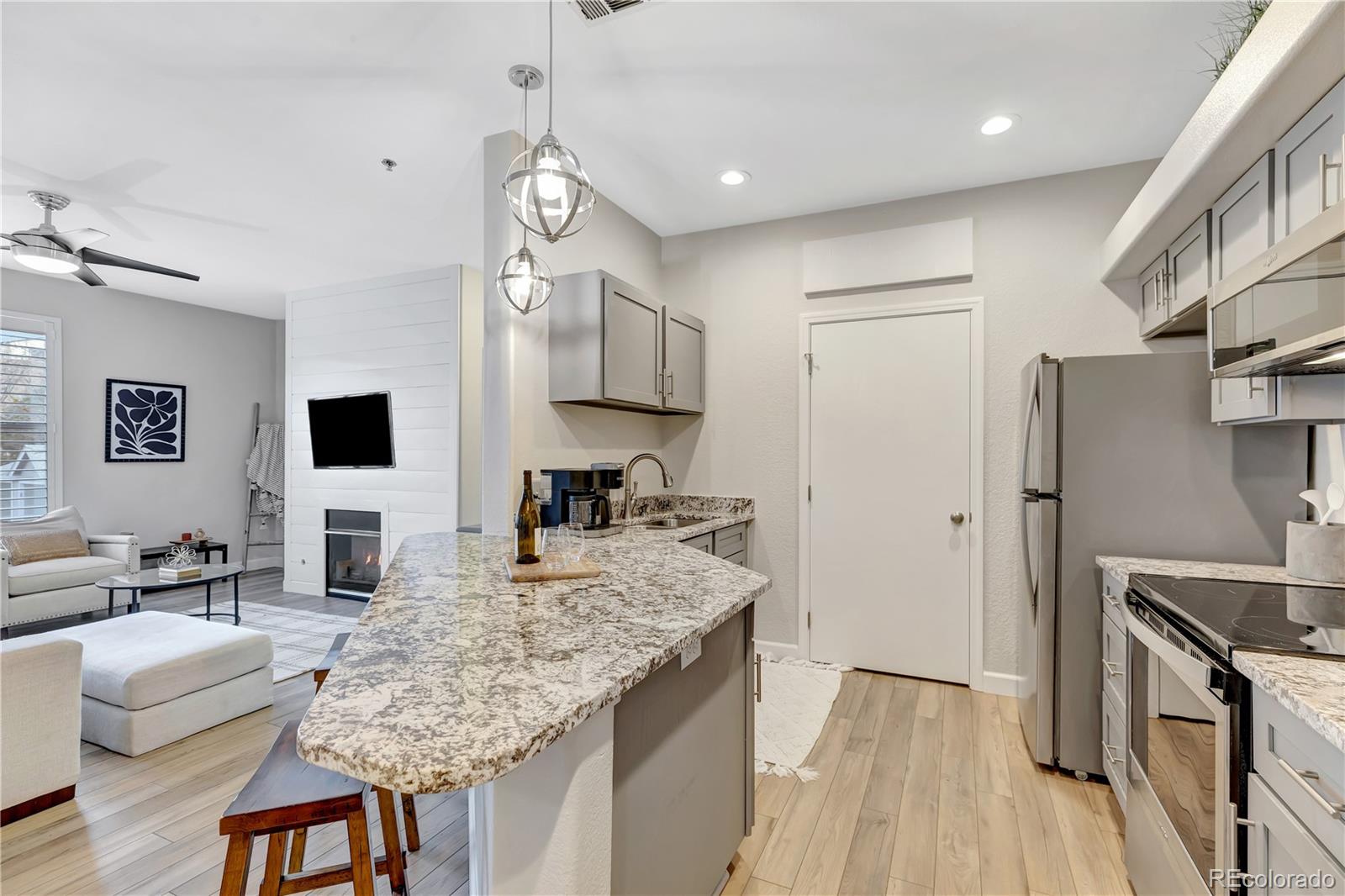 MLS Image #6 for 6005  castlegate drive b22,castle rock, Colorado