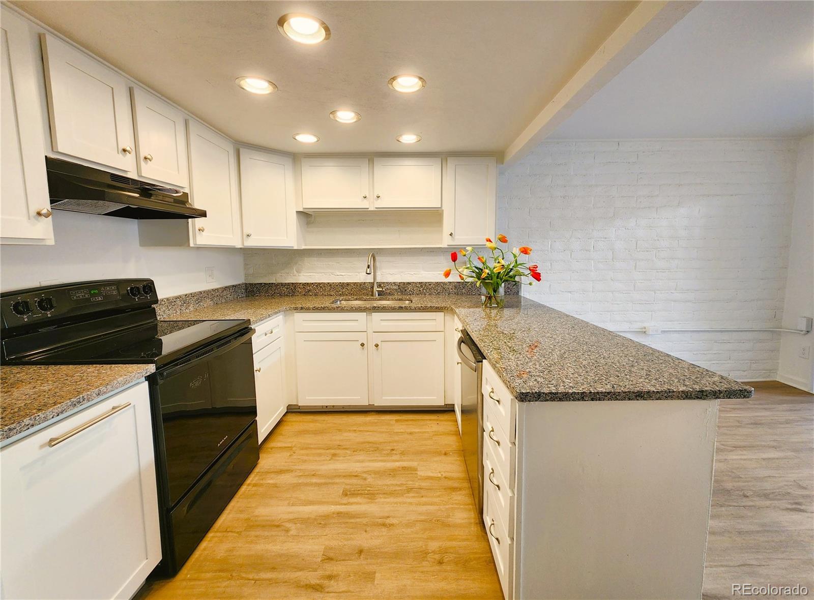 MLS Image #10 for 4650 s akron street,greenwood village, Colorado