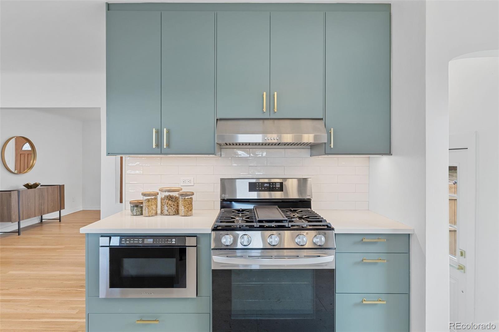 MLS Image #10 for 1335  locust street,denver, Colorado
