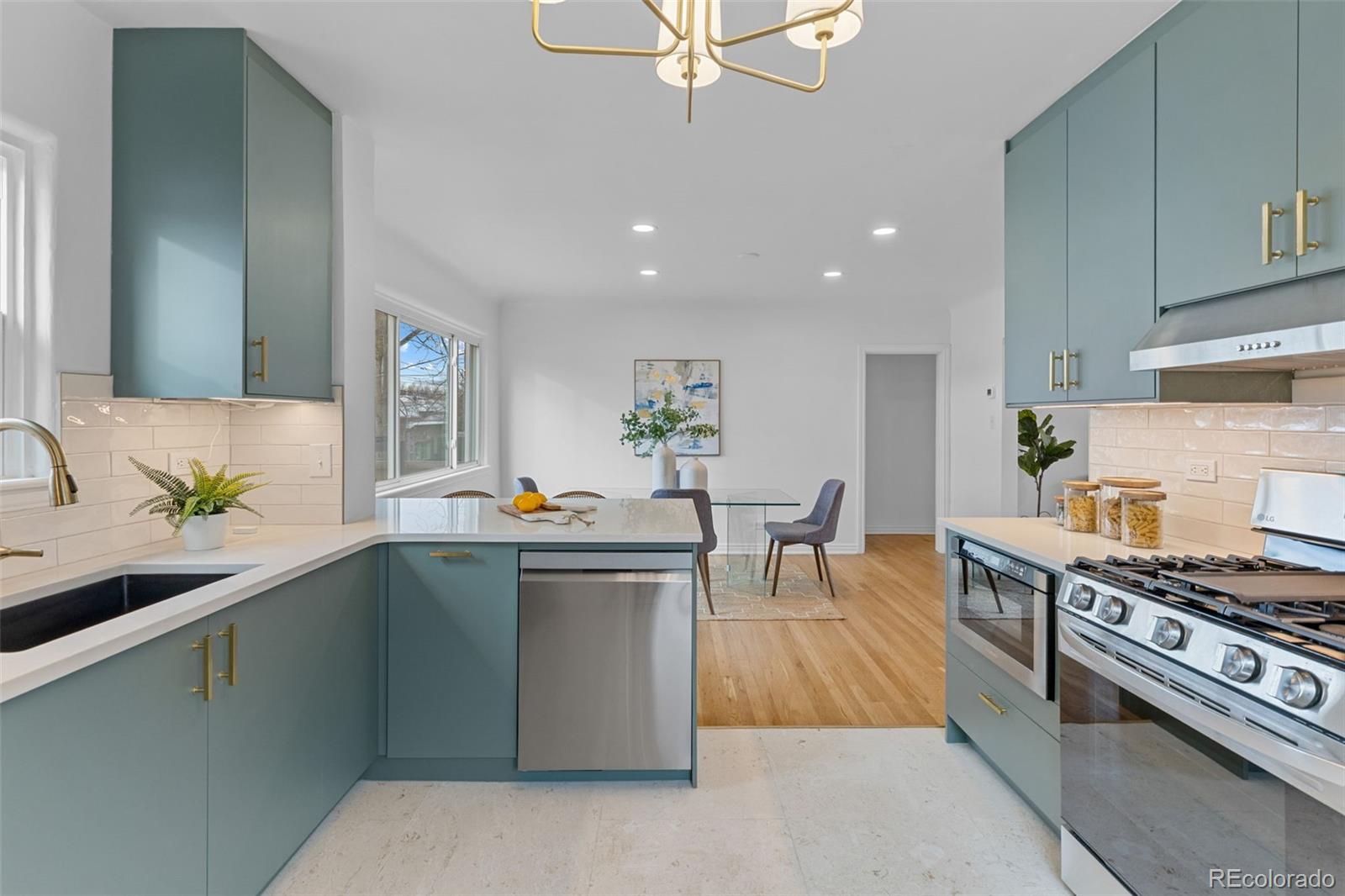 MLS Image #11 for 1335  locust street,denver, Colorado