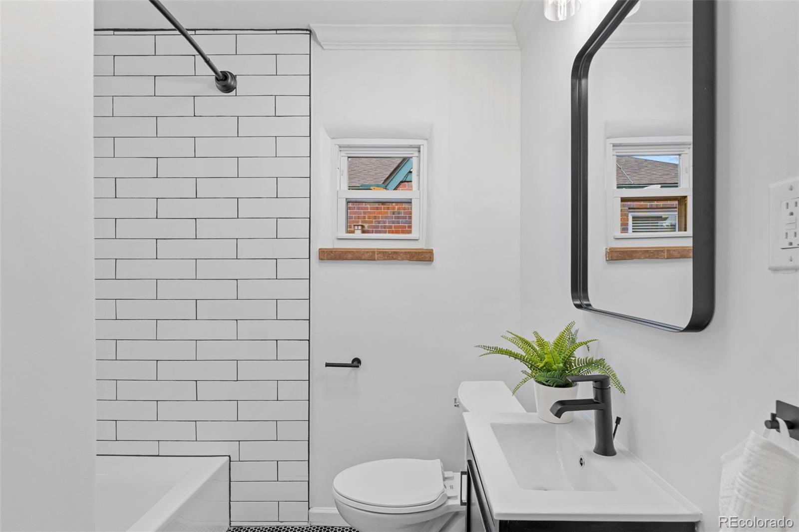MLS Image #14 for 1335  locust street,denver, Colorado