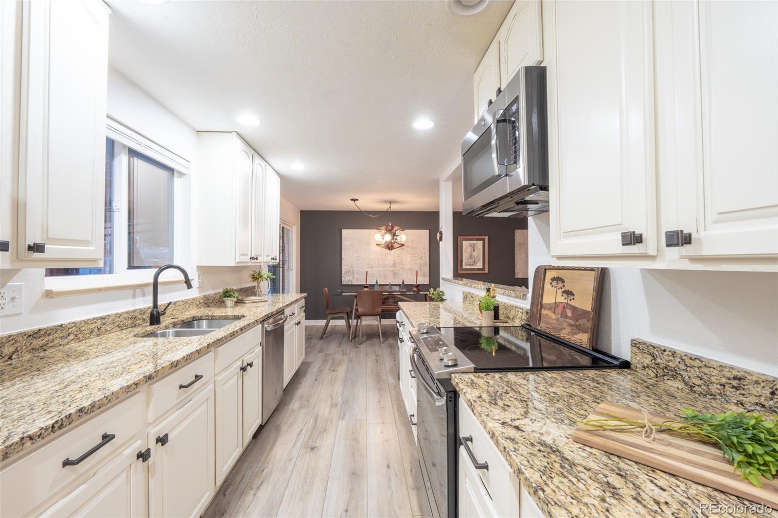 MLS Image #11 for 6725  dover street,arvada, Colorado