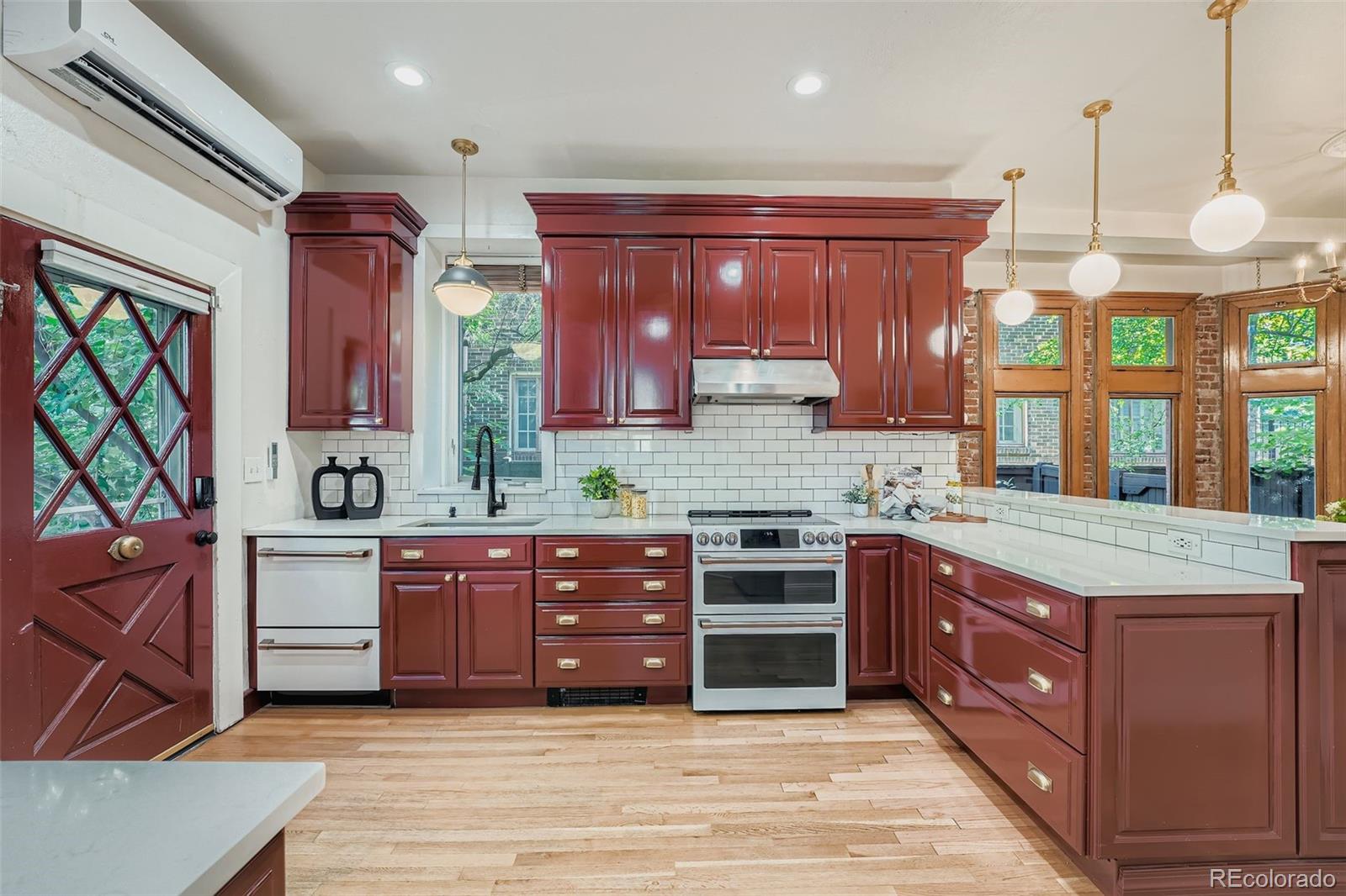 MLS Image #15 for 1330  york street,denver, Colorado