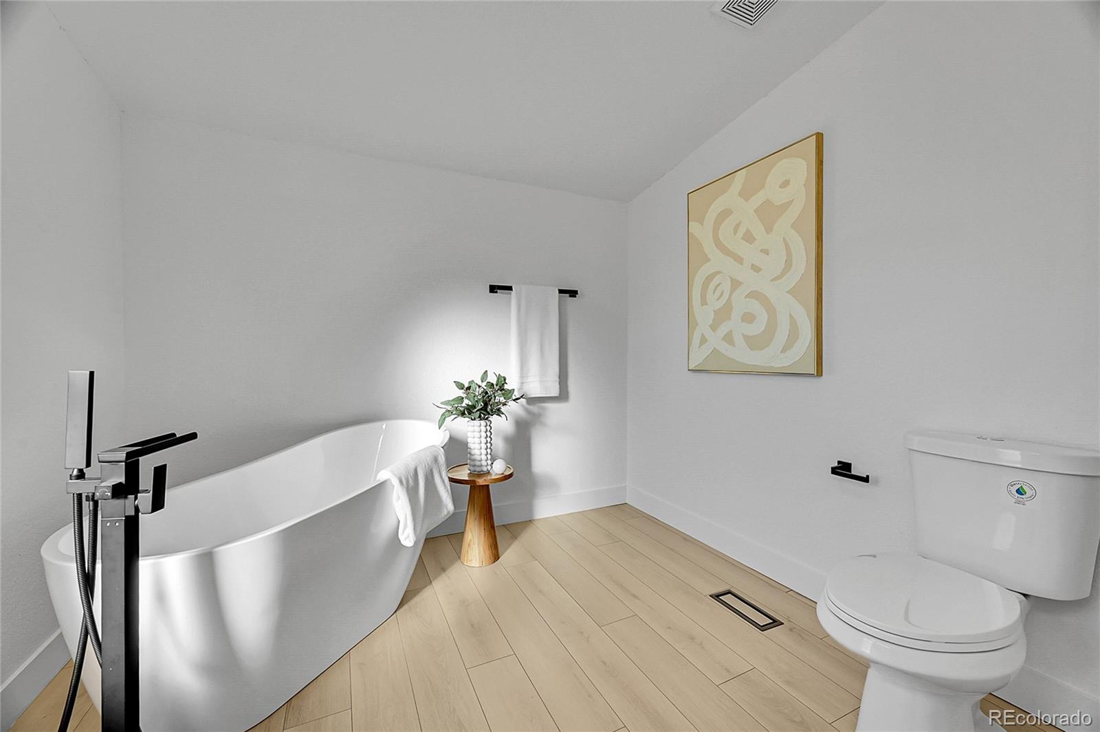 MLS Image #11 for 519  2nd street,roggen, Colorado