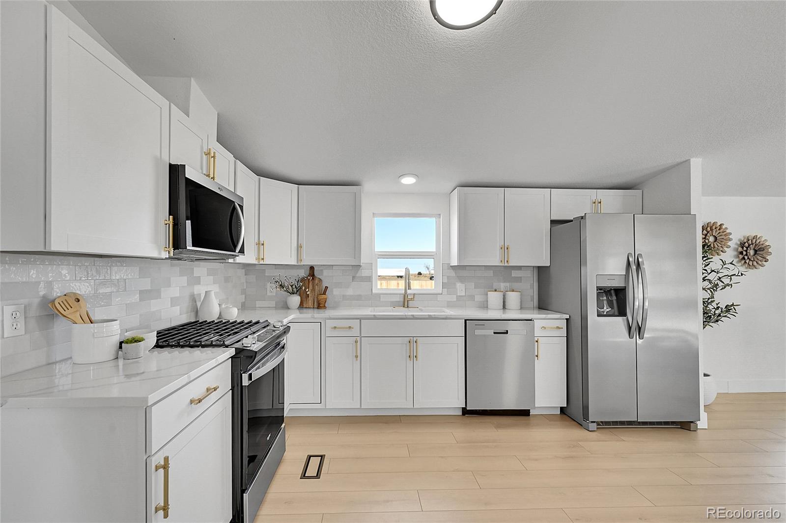 MLS Image #5 for 519  2nd street,roggen, Colorado