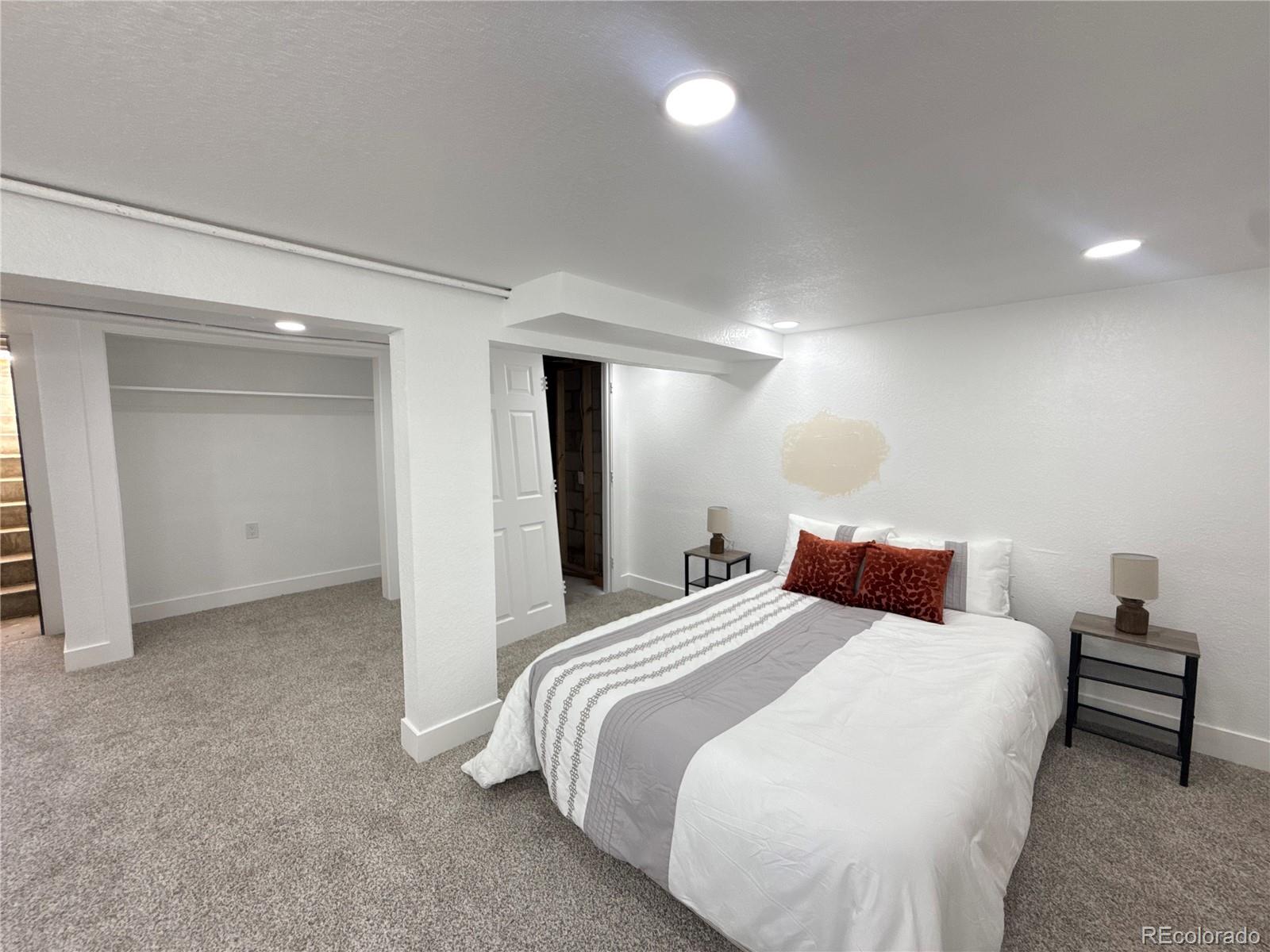 MLS Image #13 for 1135 s vrain street,denver, Colorado