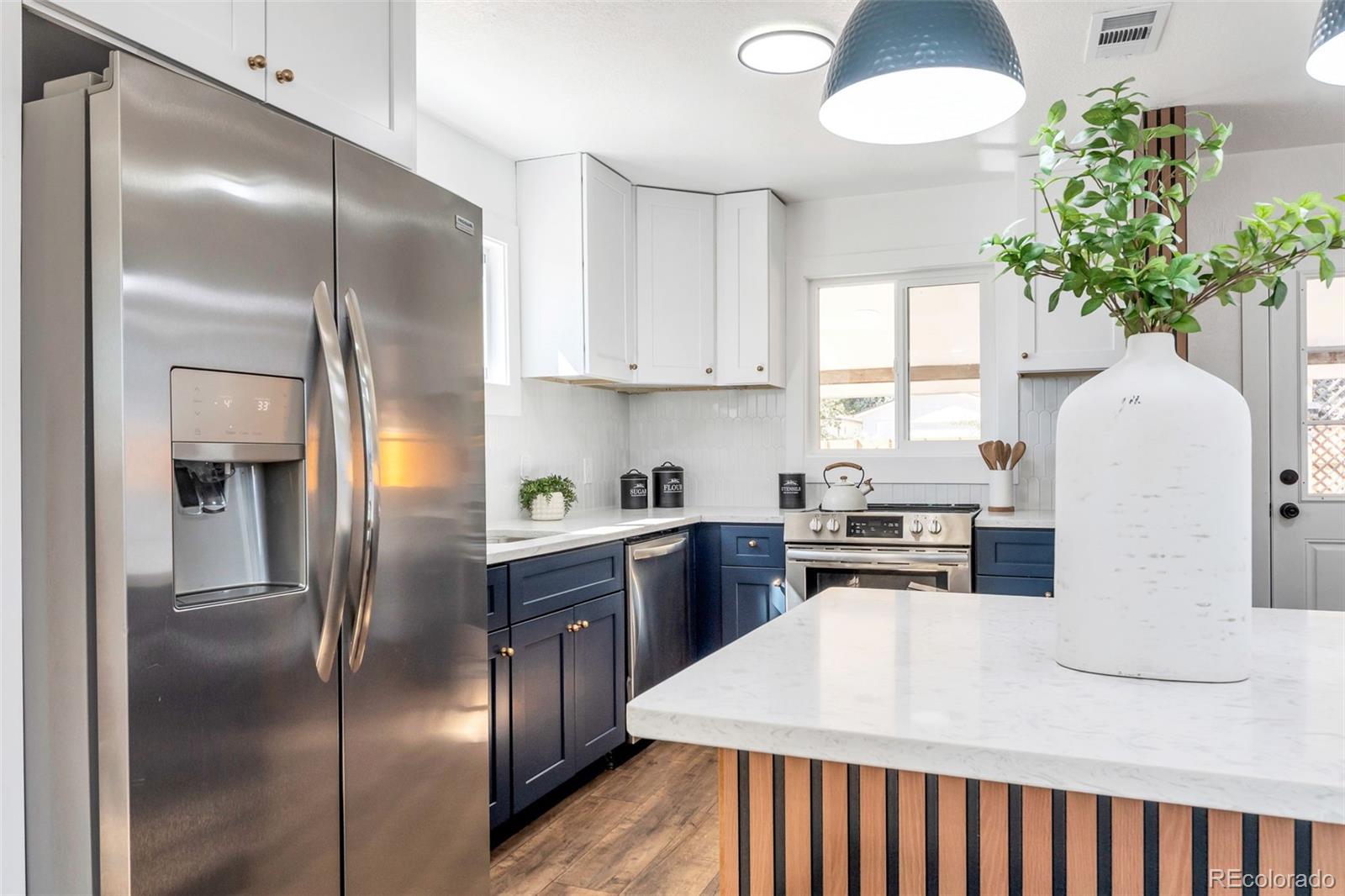 MLS Image #4 for 1135 s vrain street,denver, Colorado