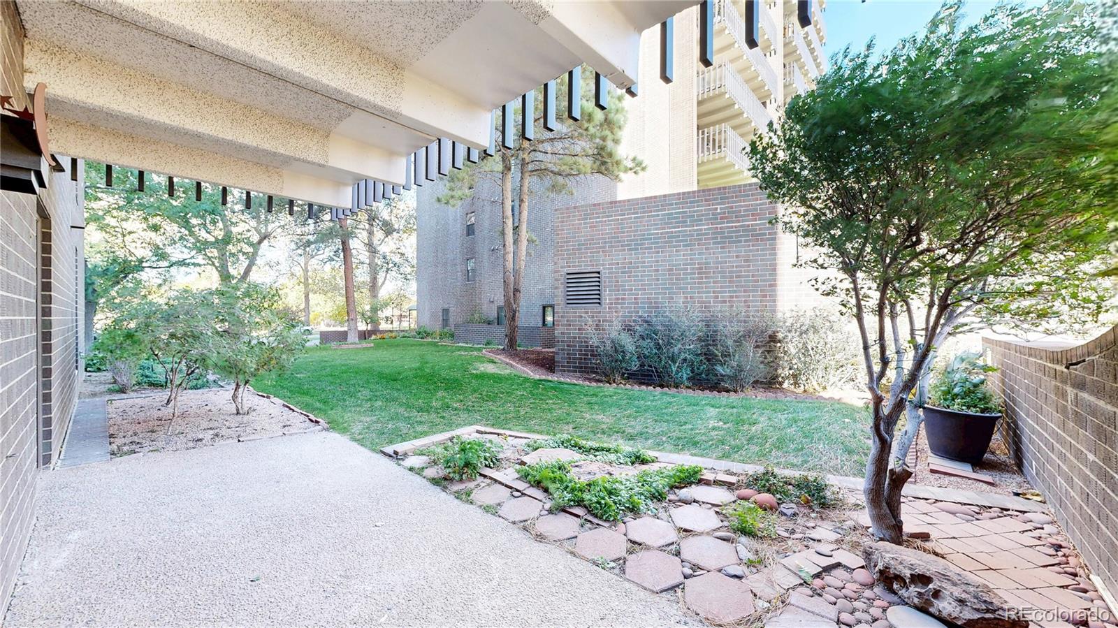 MLS Image #18 for 460 s marion parkway,denver, Colorado