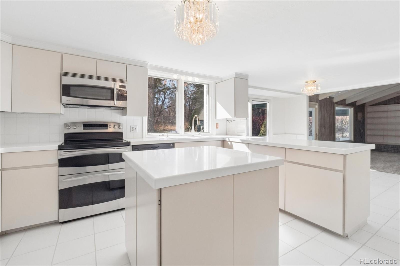 MLS Image #16 for 2427 s kirkwood court,denver, Colorado