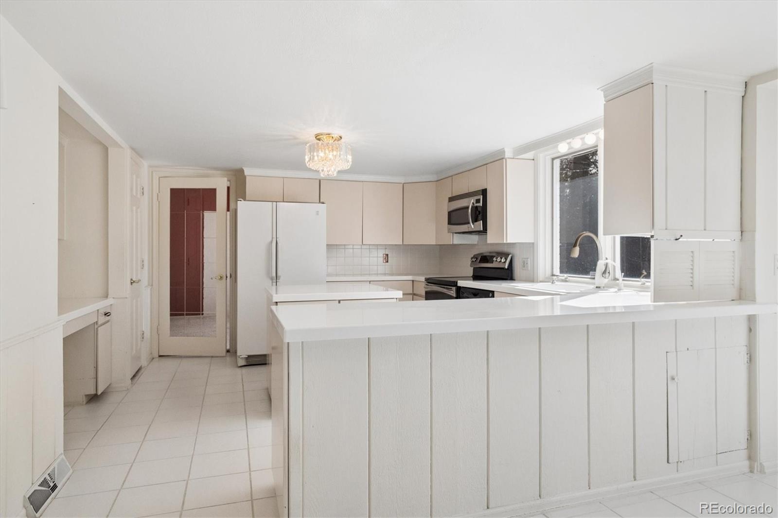 MLS Image #17 for 2427 s kirkwood court,denver, Colorado