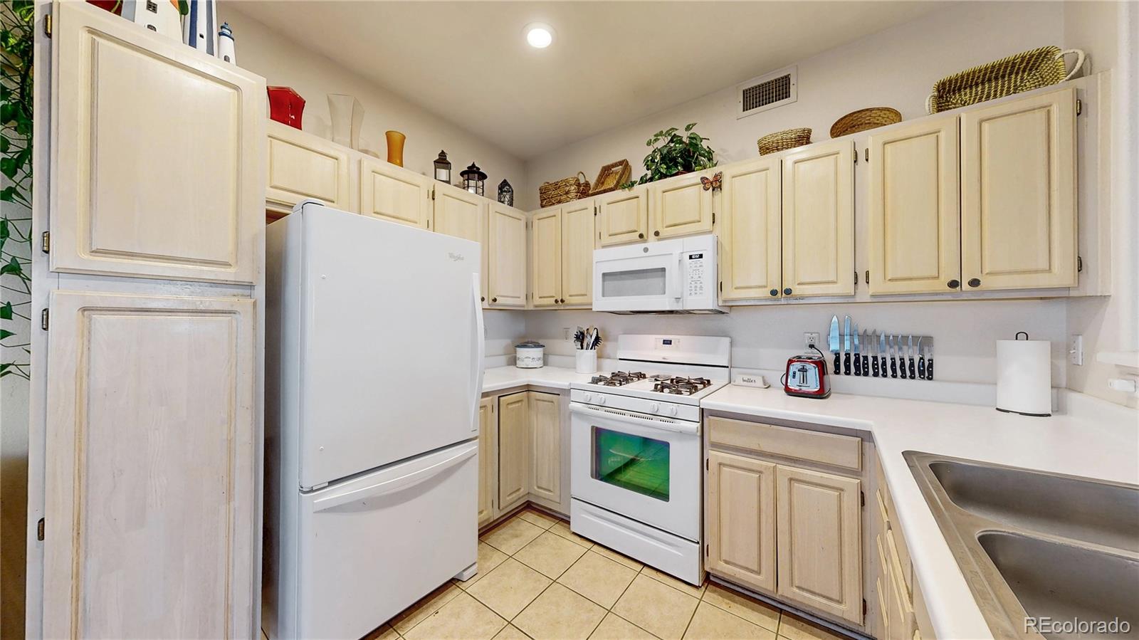 MLS Image #8 for 1080  opal street 104,broomfield, Colorado