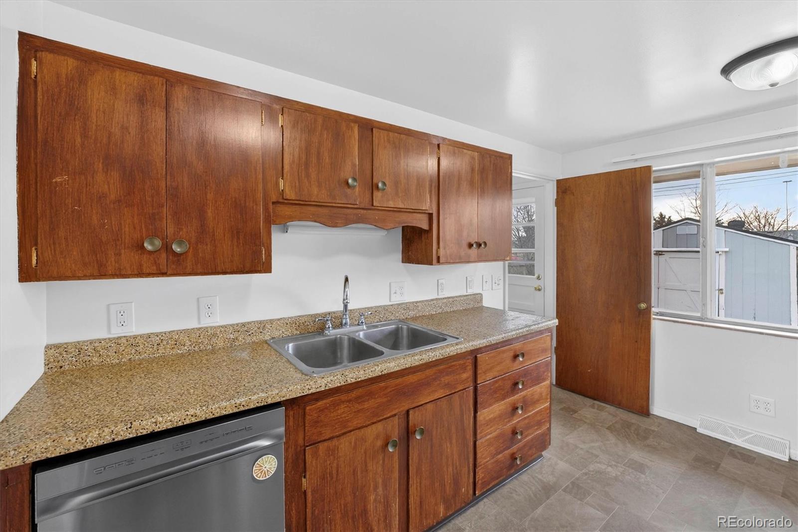 MLS Image #13 for 2500  westchester drive,denver, Colorado