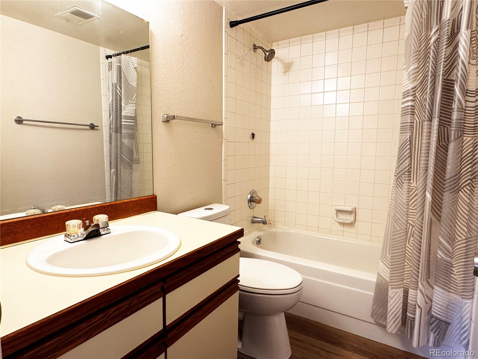 MLS Image #17 for 6388  oak court 104,arvada, Colorado