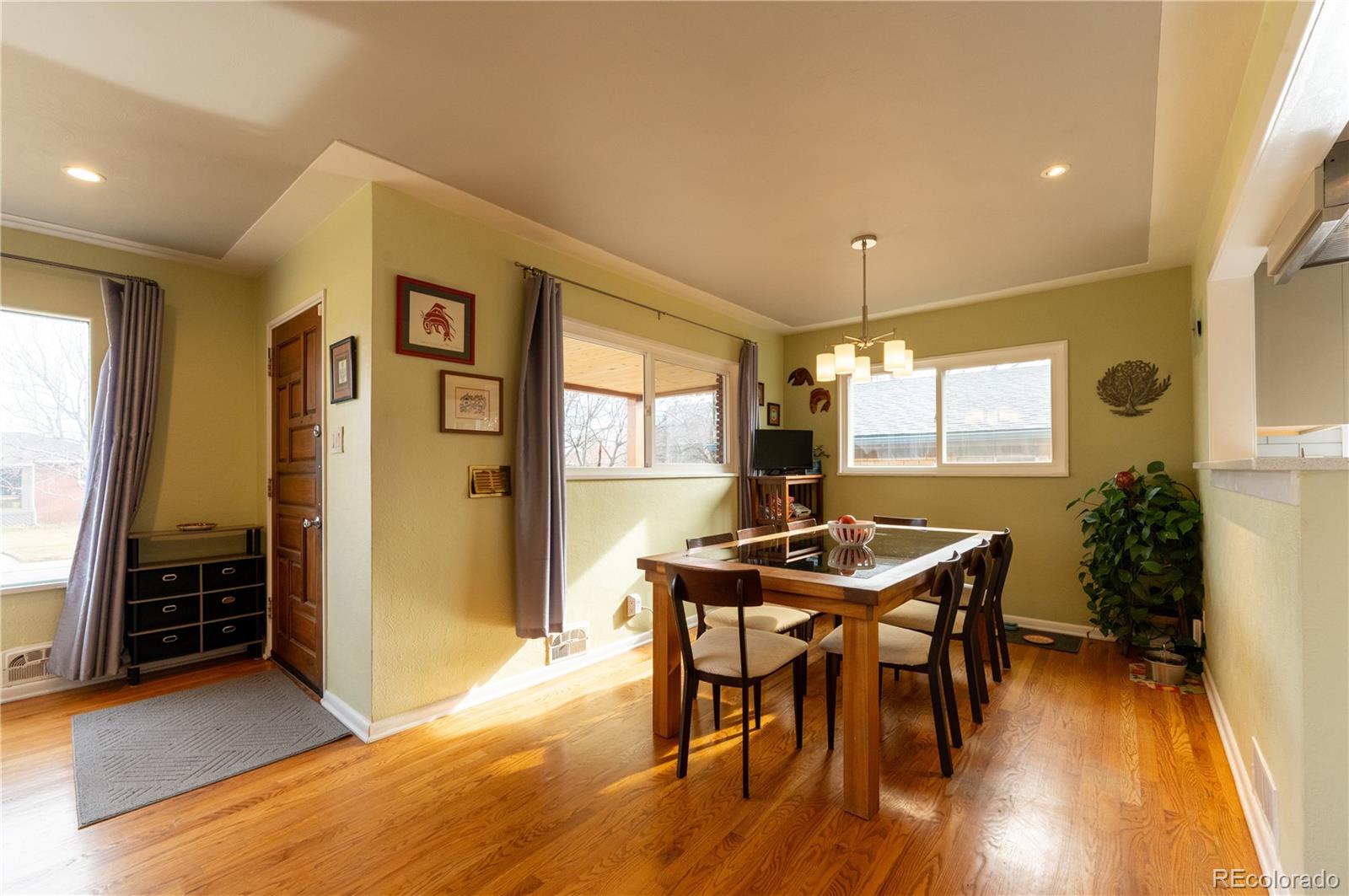 MLS Image #3 for 343 s ivy street,denver, Colorado