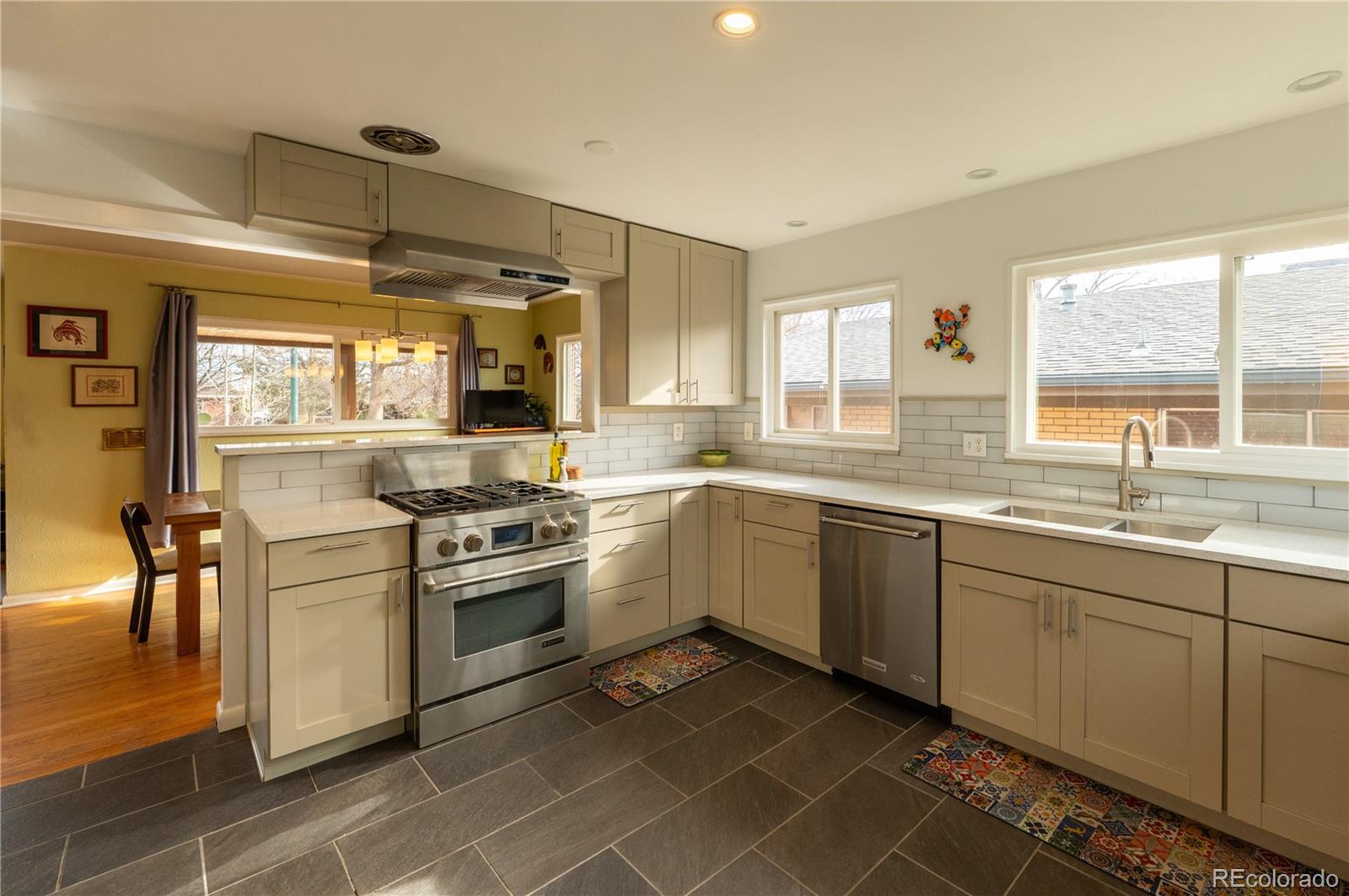 MLS Image #6 for 343 s ivy street,denver, Colorado