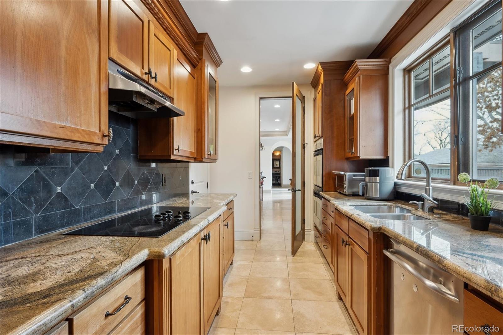 MLS Image #10 for 115 s jasmine street,denver, Colorado