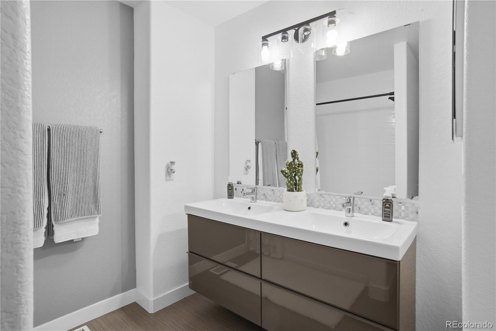 MLS Image #7 for 20655 e 49th avenue,denver, Colorado
