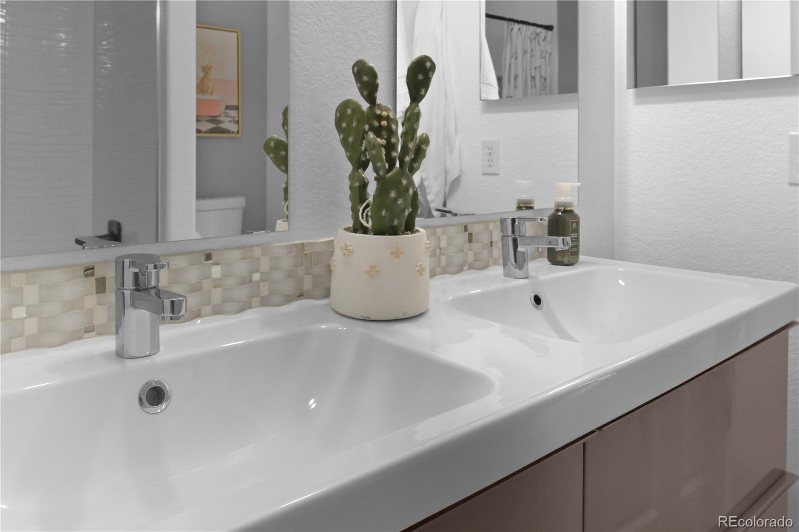 MLS Image #9 for 20655 e 49th avenue,denver, Colorado