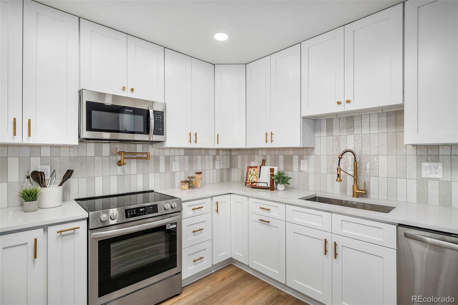 MLS Image #8 for 4625  logan street,denver, Colorado