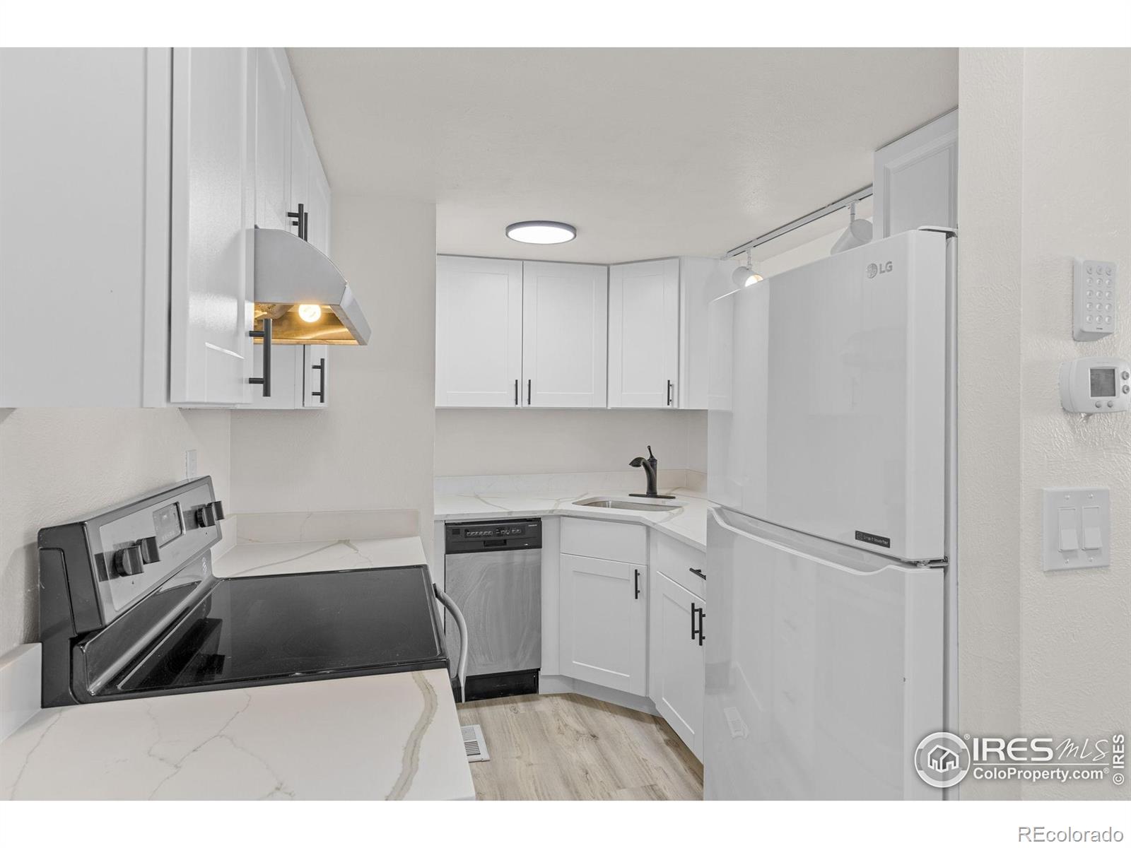 MLS Image #17 for 323 s taft court,louisville, Colorado