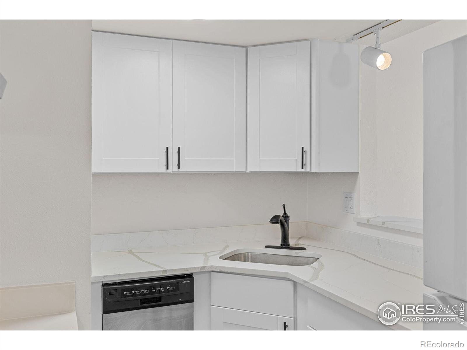 MLS Image #18 for 323 s taft court,louisville, Colorado