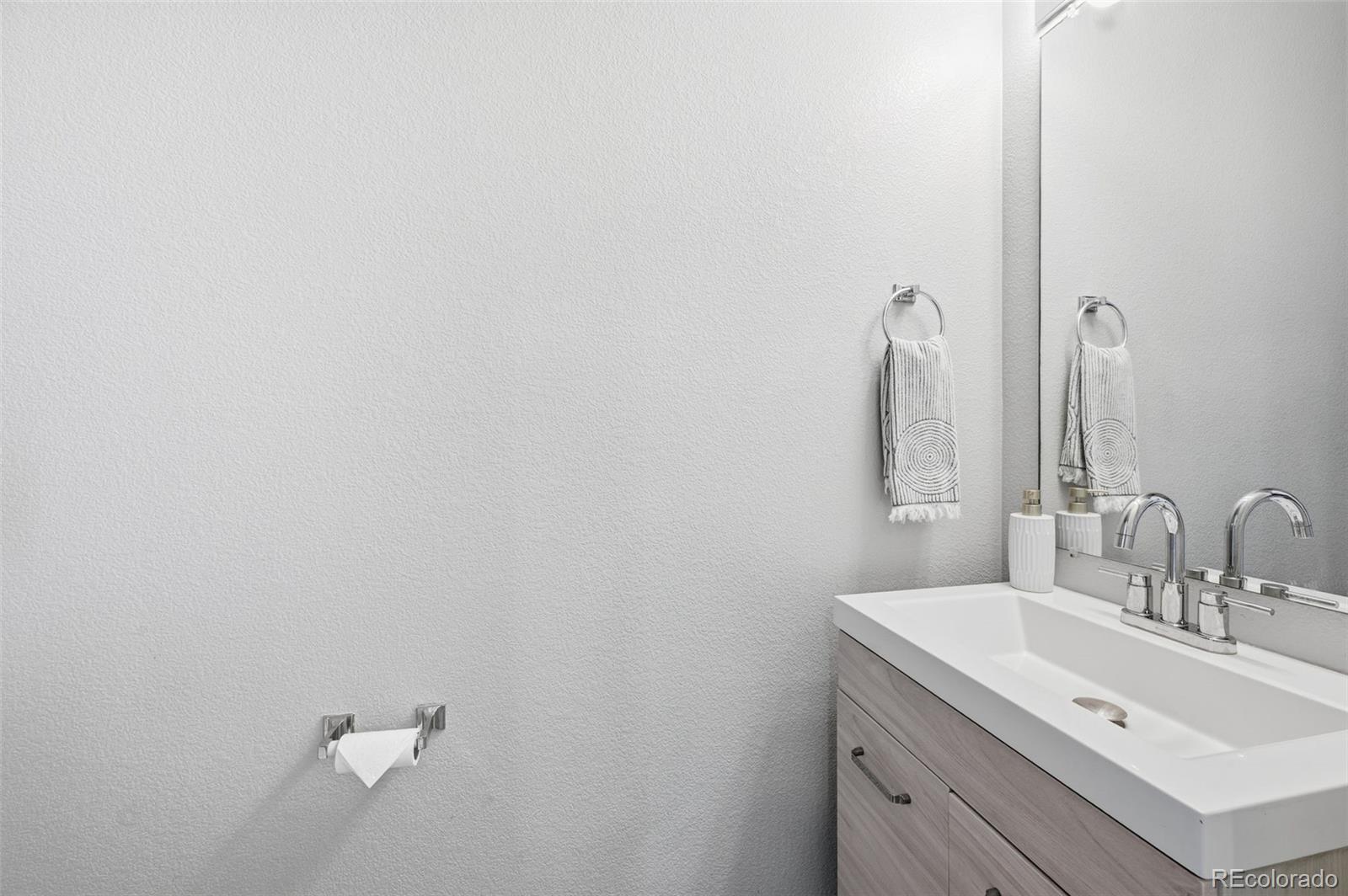MLS Image #10 for 18615 e 43rd place,denver, Colorado