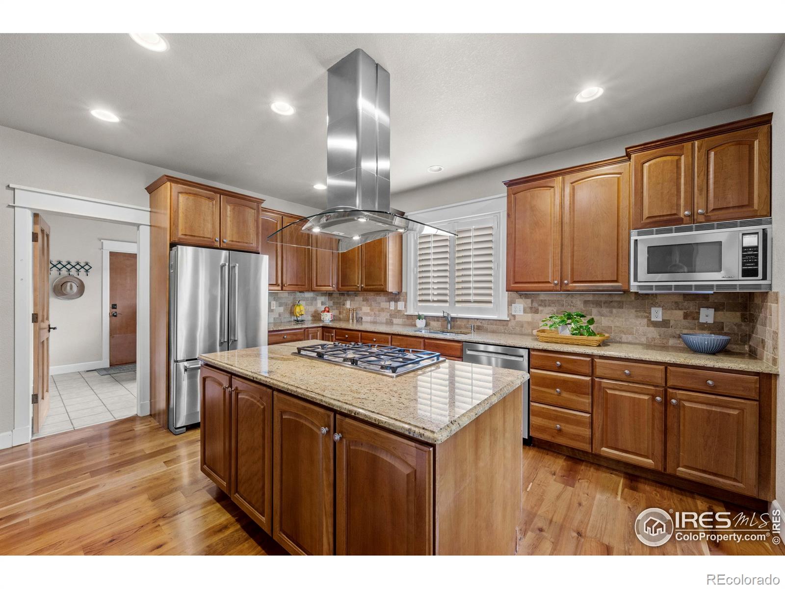 MLS Image #11 for 2005  calico court,longmont, Colorado