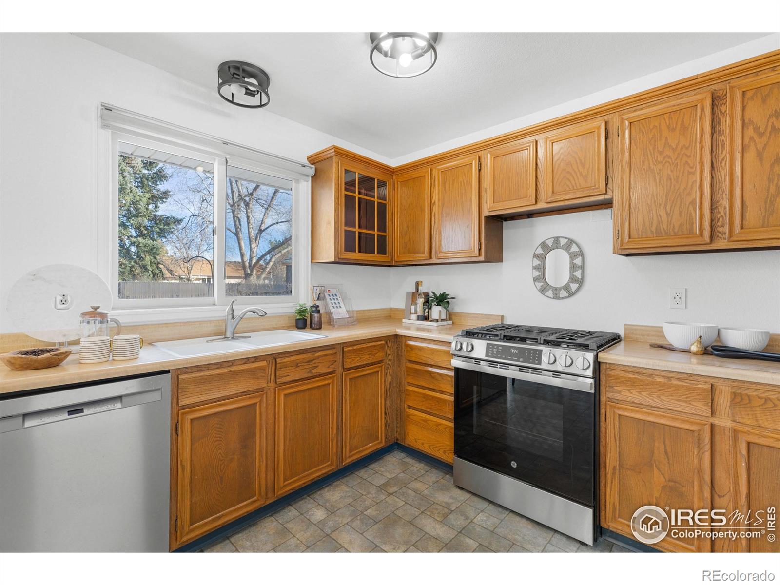 MLS Image #6 for 947 w maple court,louisville, Colorado