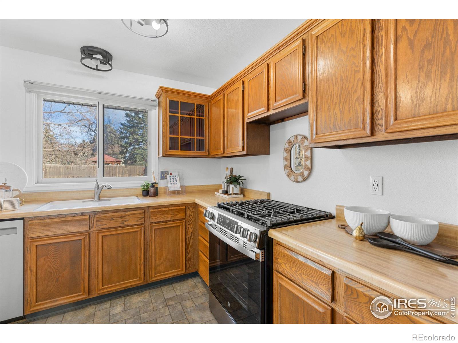 MLS Image #7 for 947 w maple court,louisville, Colorado