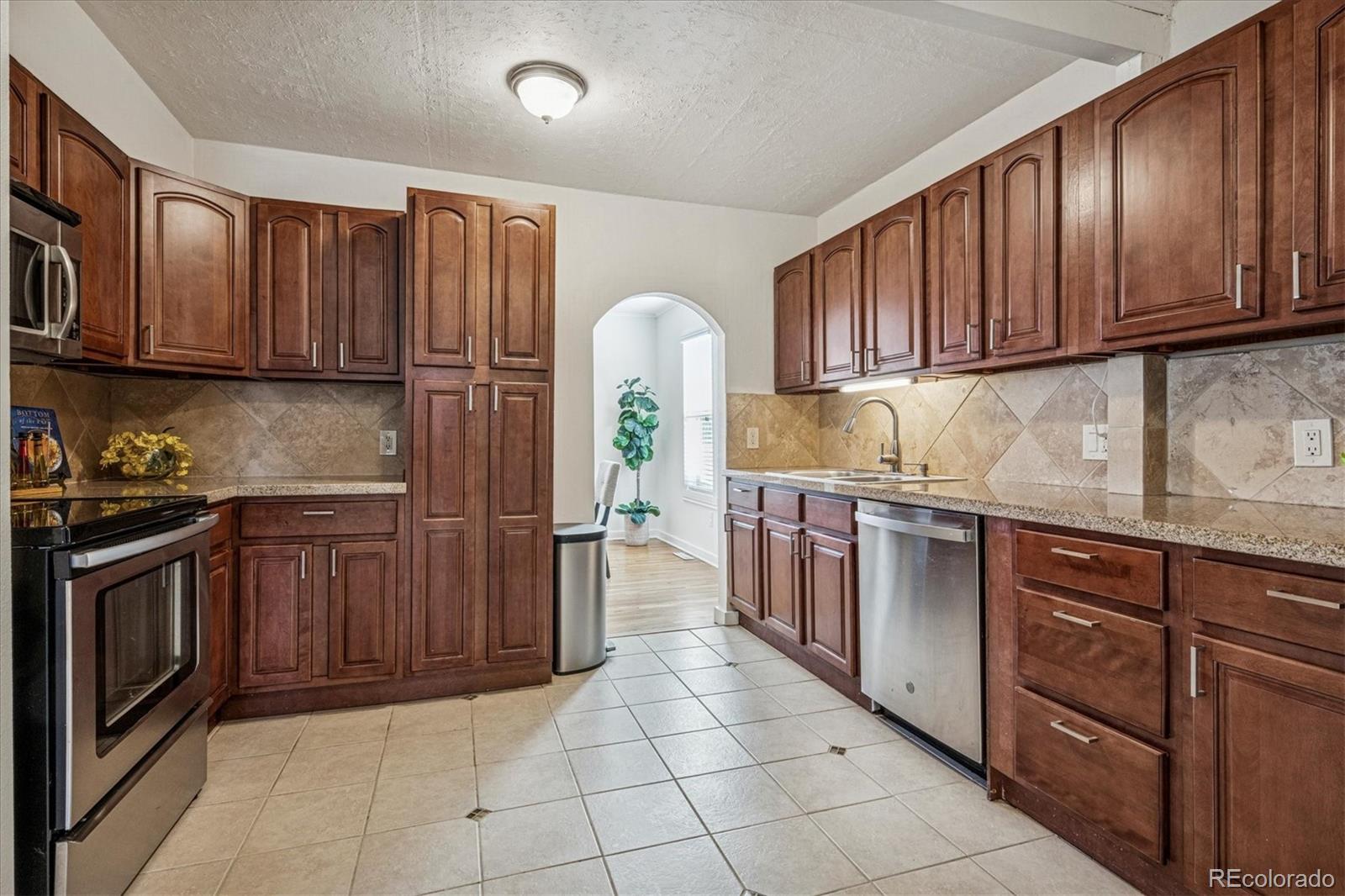 MLS Image #13 for 2877 s logan street,englewood, Colorado