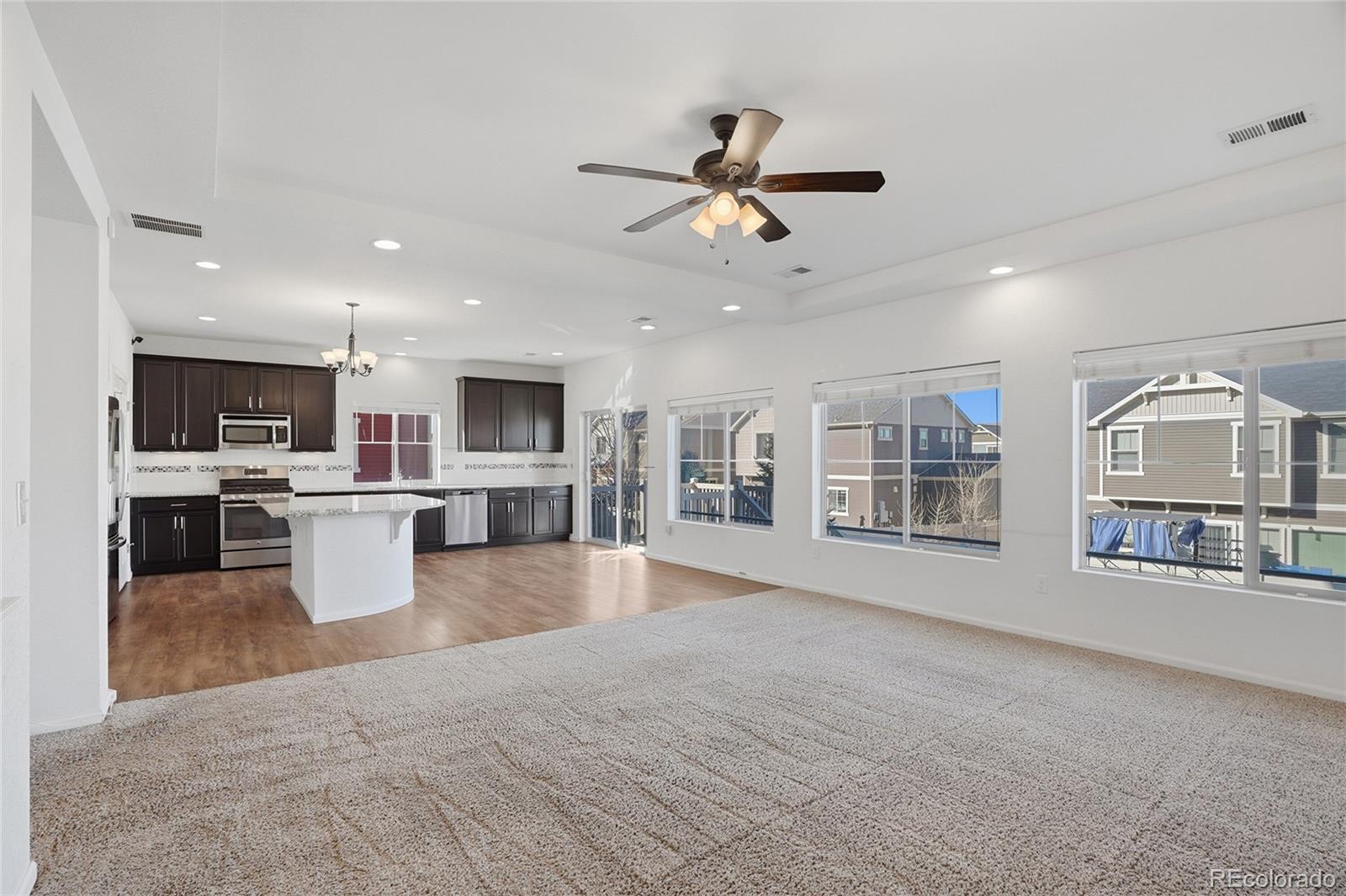 MLS Image #13 for 18199 e 44th avenue,denver, Colorado