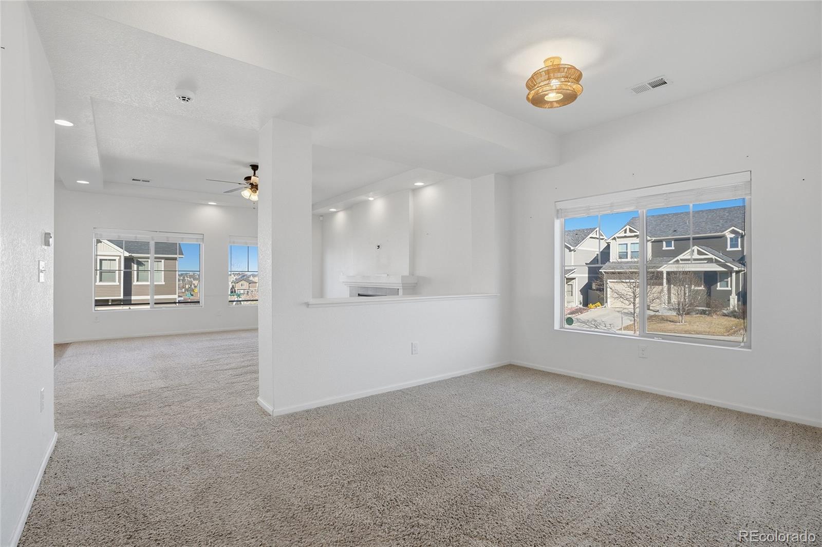 MLS Image #5 for 18199 e 44th avenue,denver, Colorado