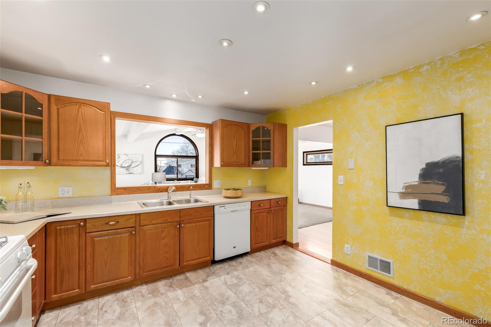 MLS Image #14 for 10472  santa fe street,northglenn, Colorado