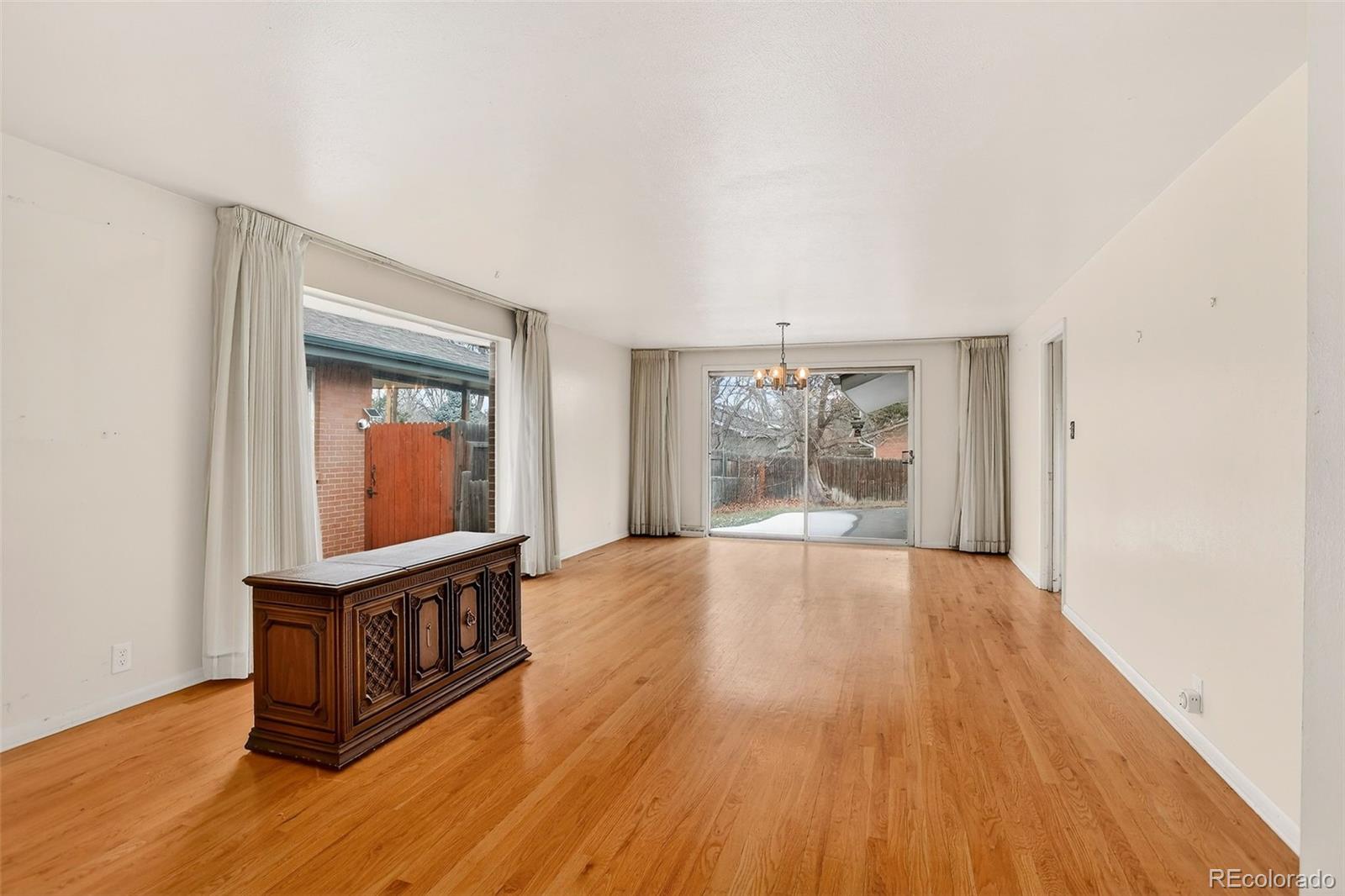 MLS Image #5 for 6001 e cedar avenue,denver, Colorado