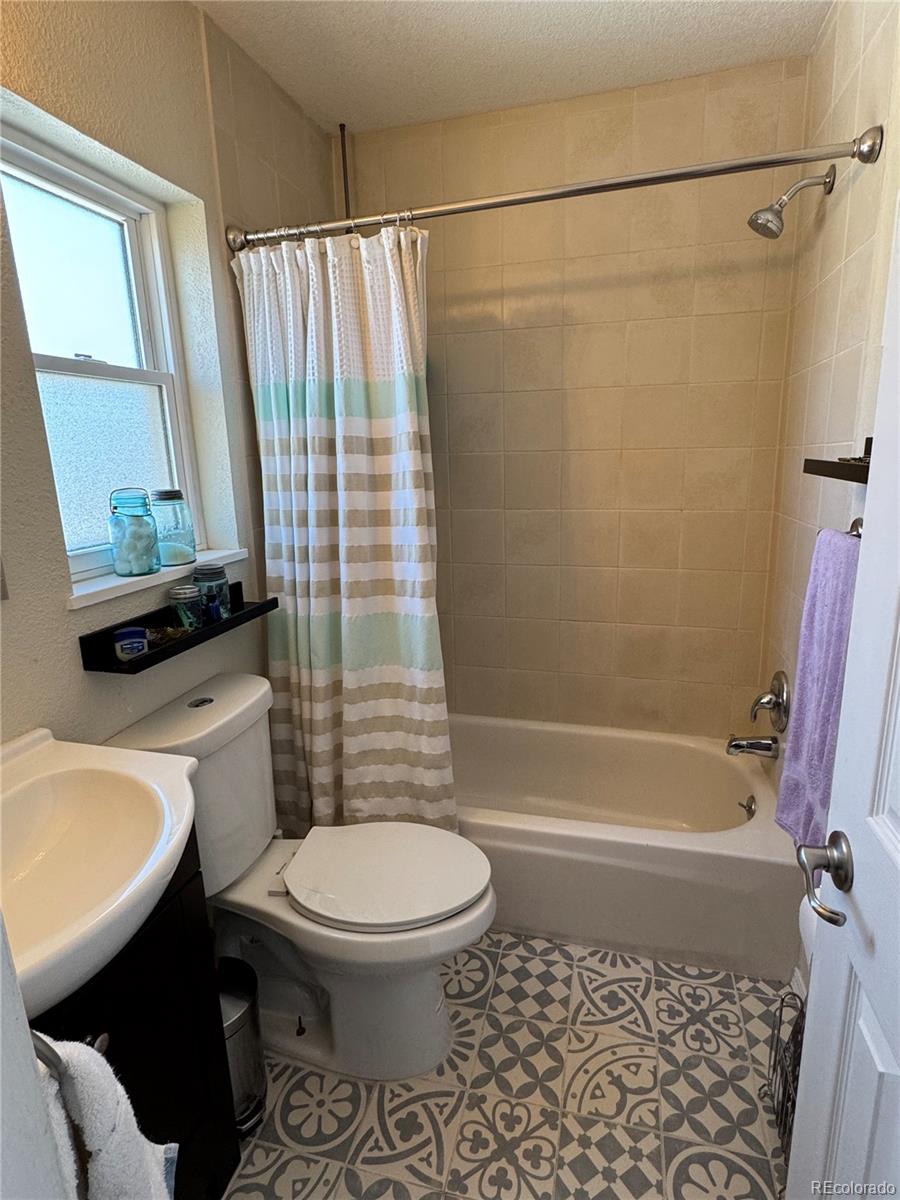 MLS Image #4 for 5705  wellington parkway,arvada, Colorado