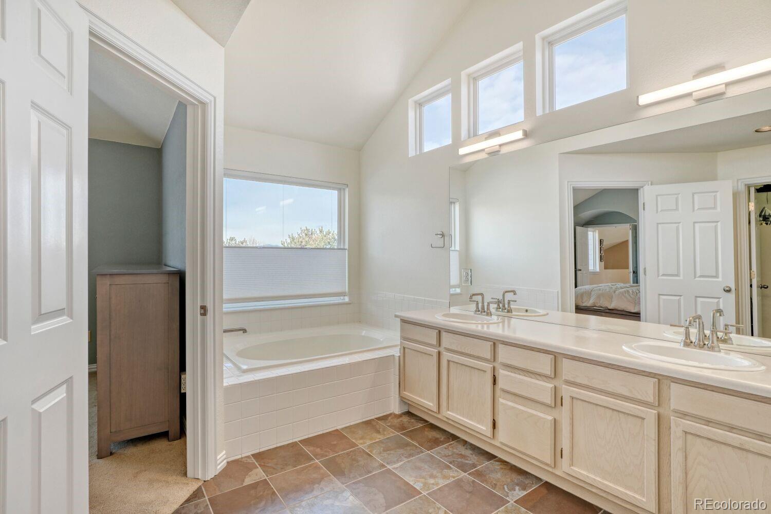 MLS Image #16 for 1011 s valentia street,denver, Colorado