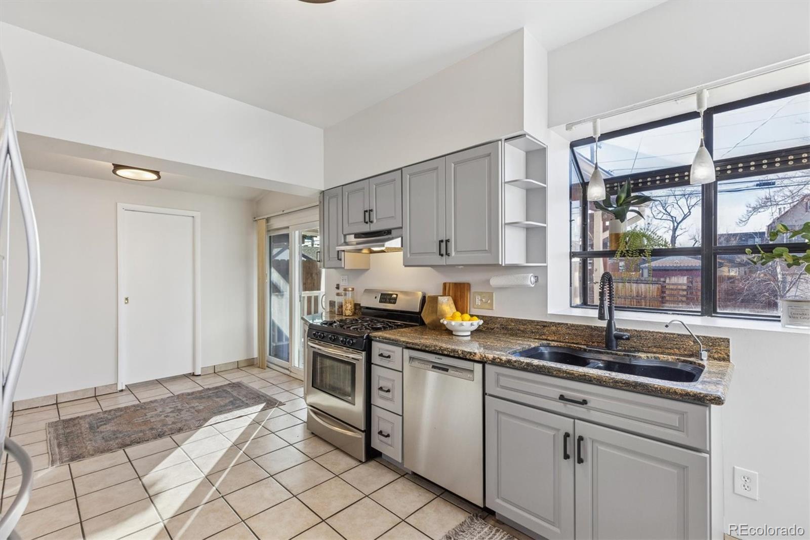 MLS Image #11 for 261  fox street,denver, Colorado