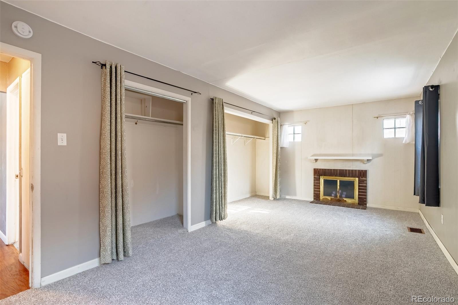 MLS Image #11 for 3016 s grape way,denver, Colorado