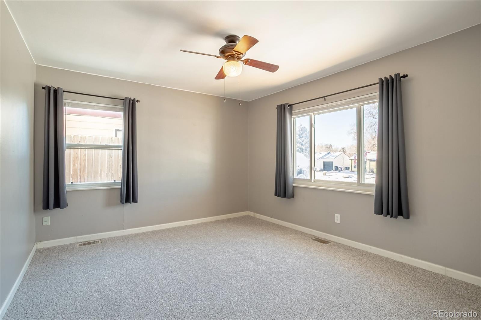 MLS Image #16 for 3016 s grape way,denver, Colorado