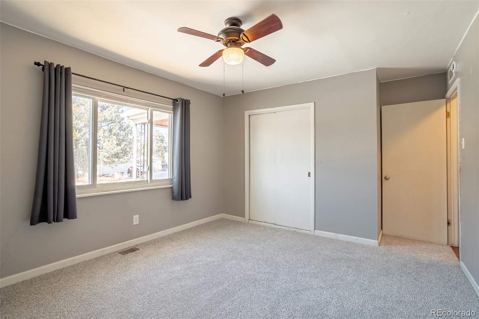 MLS Image #18 for 3016 s grape way,denver, Colorado