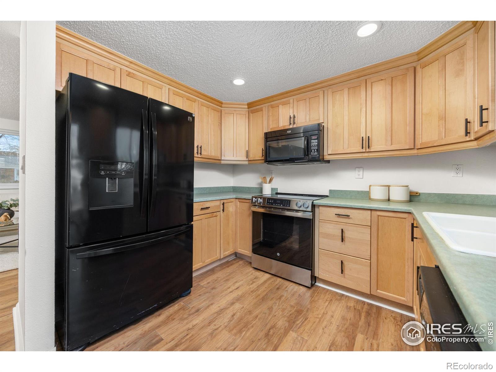 MLS Image #4 for 815  hilltop street,longmont, Colorado