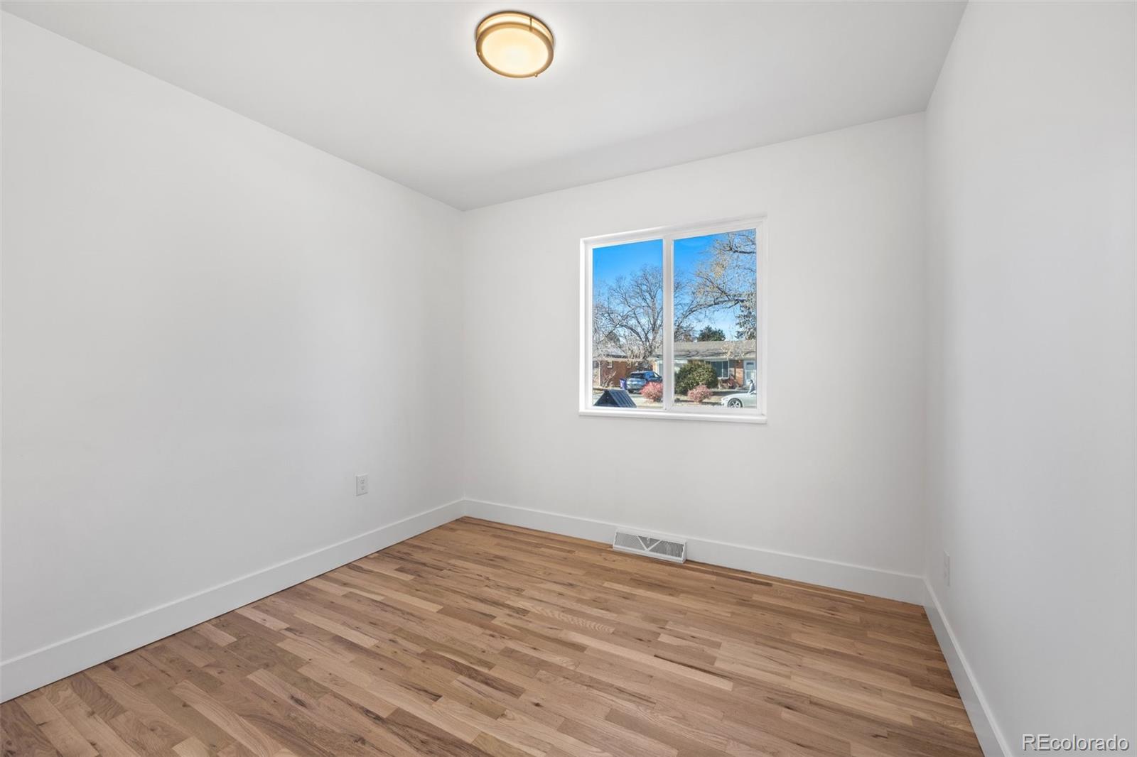 MLS Image #10 for 828 s jasmine street,denver, Colorado