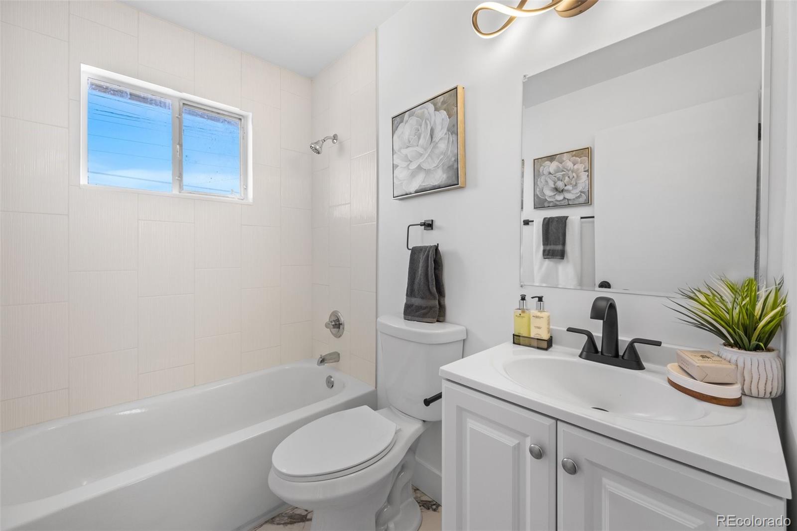 MLS Image #14 for 828 s jasmine street,denver, Colorado